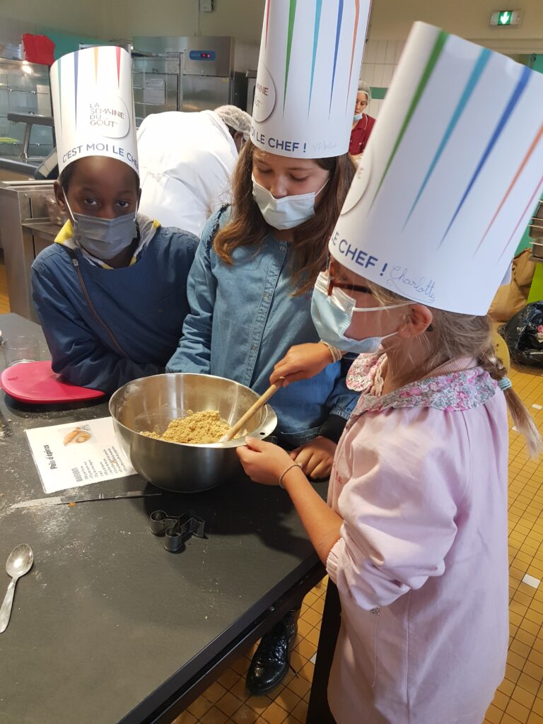 La Semaine du goût en primaire ! Testons, cuisinons et goûtons ensemble !